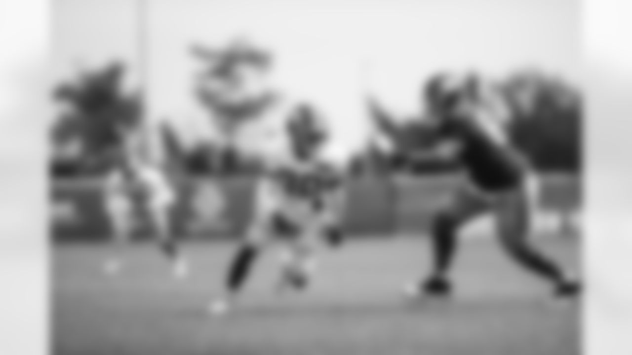 Darnay Holmes (30)