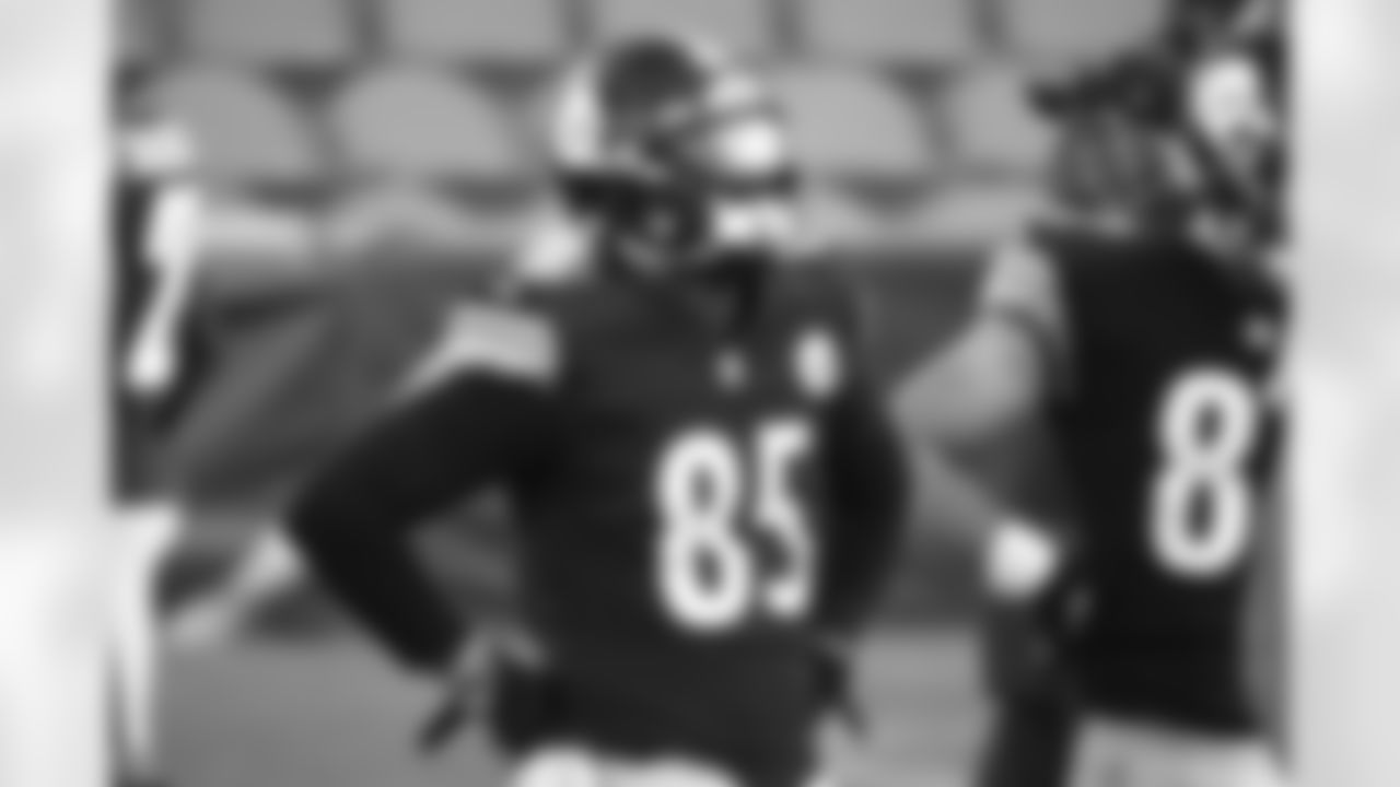 TE Eric Ebron