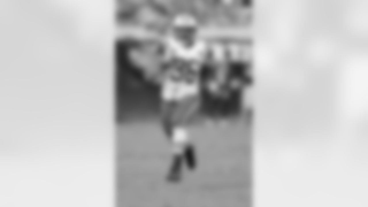 FB 36 Lex Hilliard(Backups: Tommy Bohanon)
