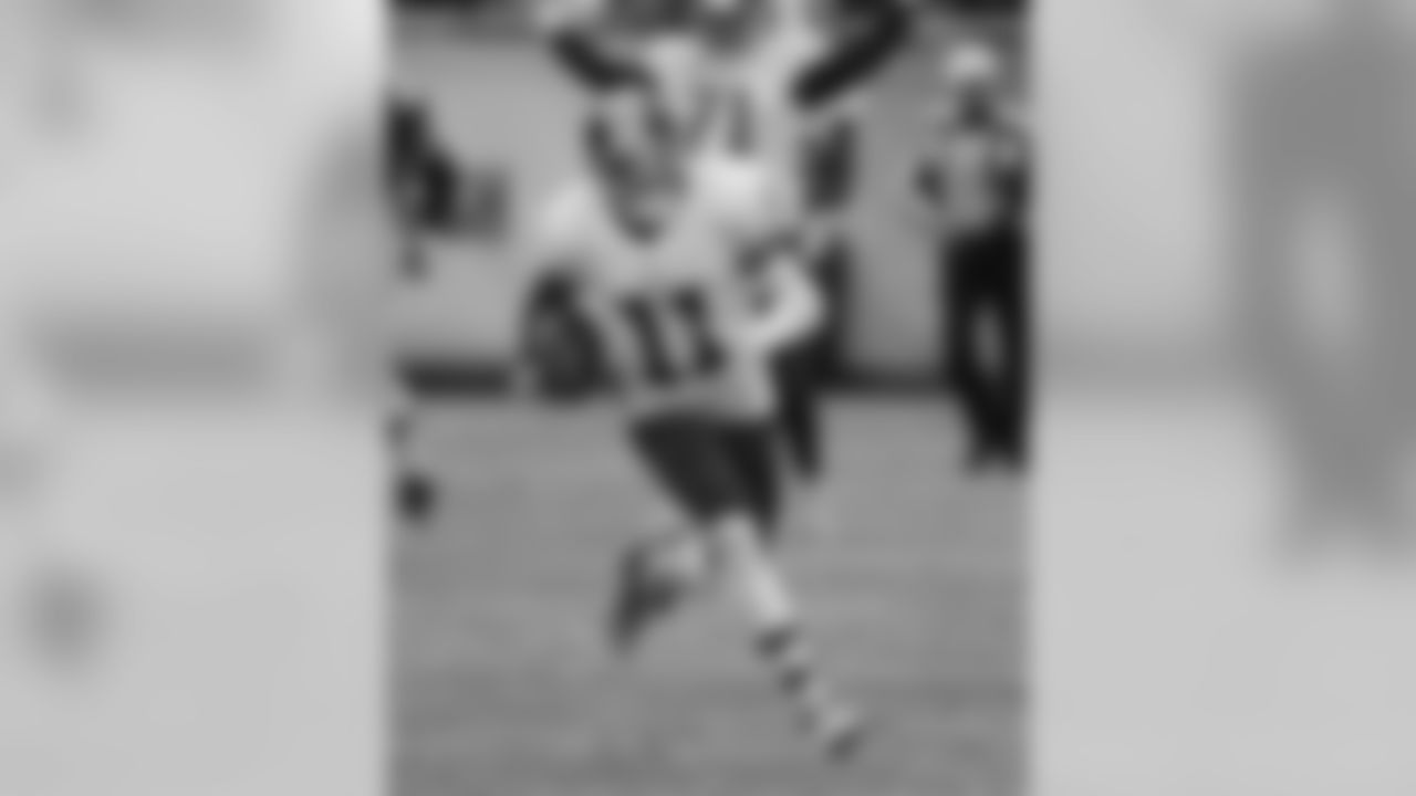 WR DESEAN JACKSON (UPDATE: Signed with Buccaneers)