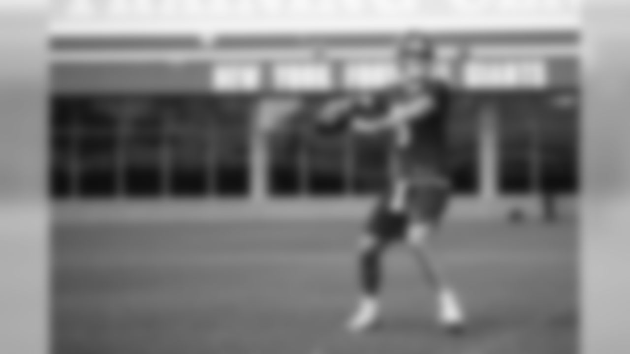 QB Daniel Jones (8)