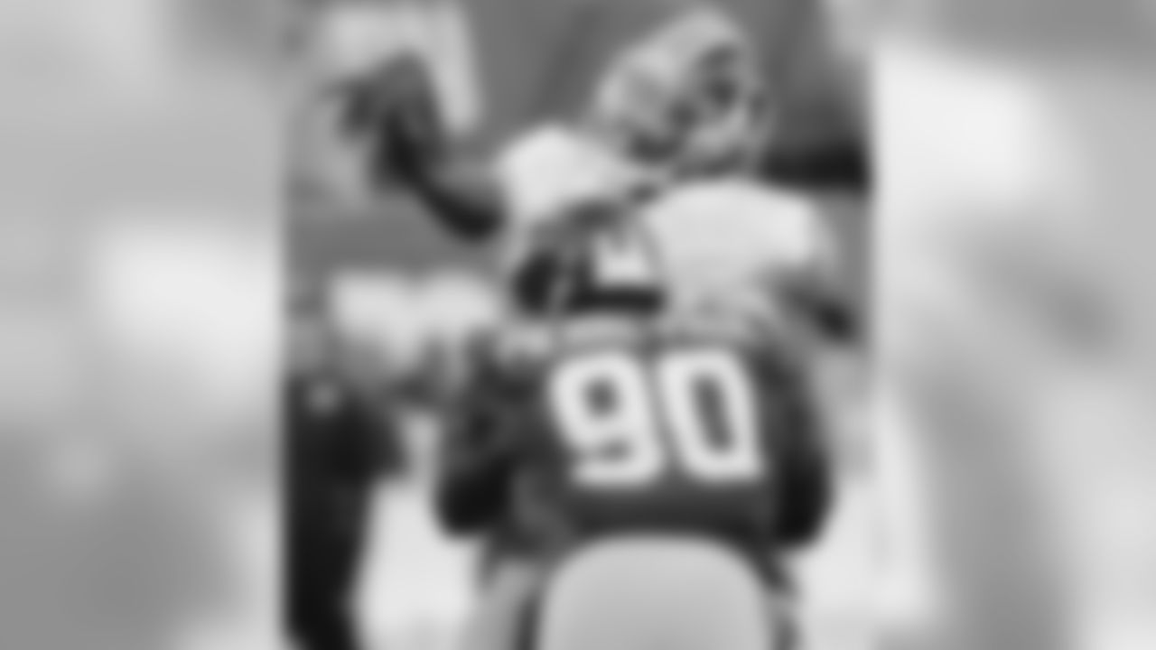 DE Jason Pierre-PaulPierre-Paul notched his third straight multi-sack game on Sunday with 2.5 in the victory over Washington, bringing his season total to 9.5 with two games left. He also had seven tackles and five quarterback hits.