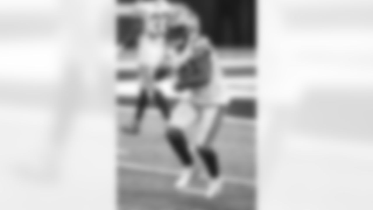 RB Mike Weber