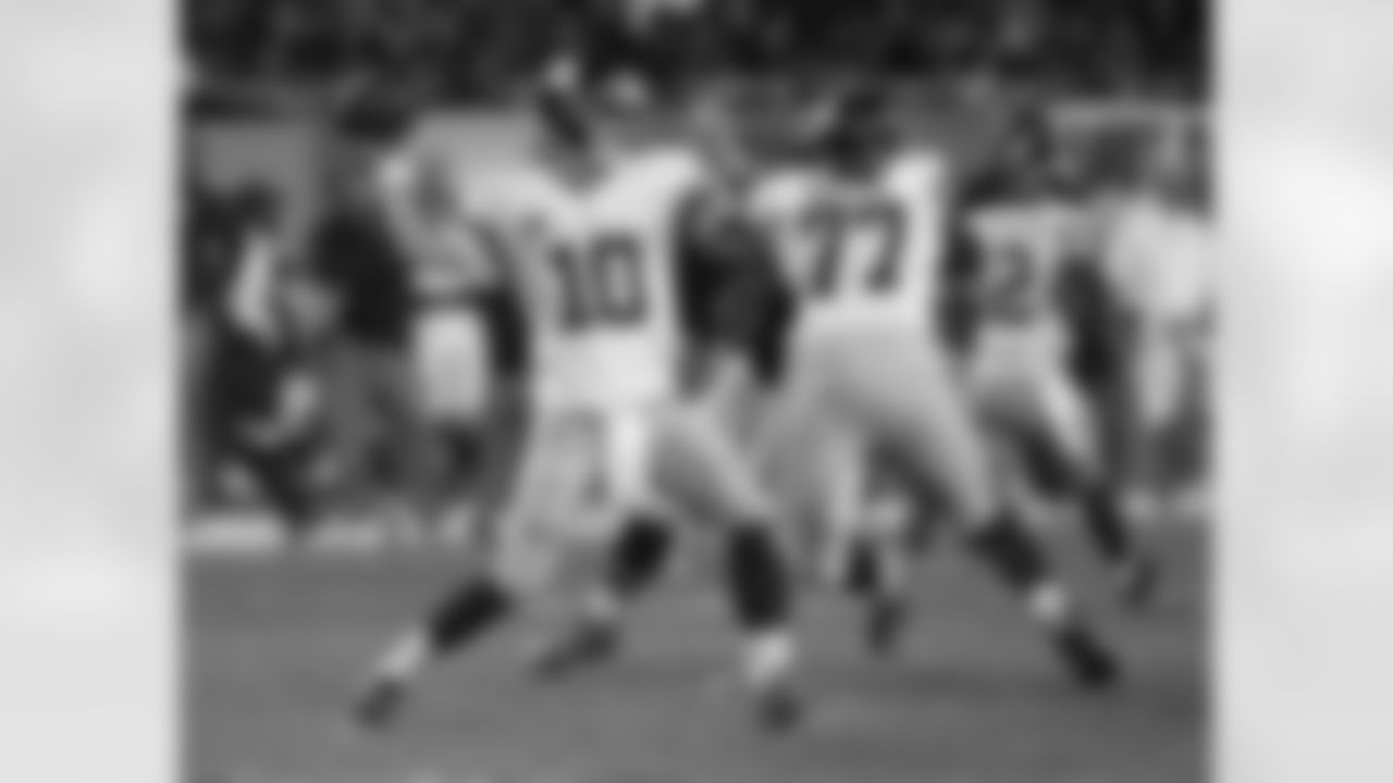 New York Giants quarterback Eli Manning (10) passes against the Chicago Bears in the first half of an NFL football game, Thursday, Oct. 10, 2013, in Chicago. (AP Photo/Charles Rex Arbogast)