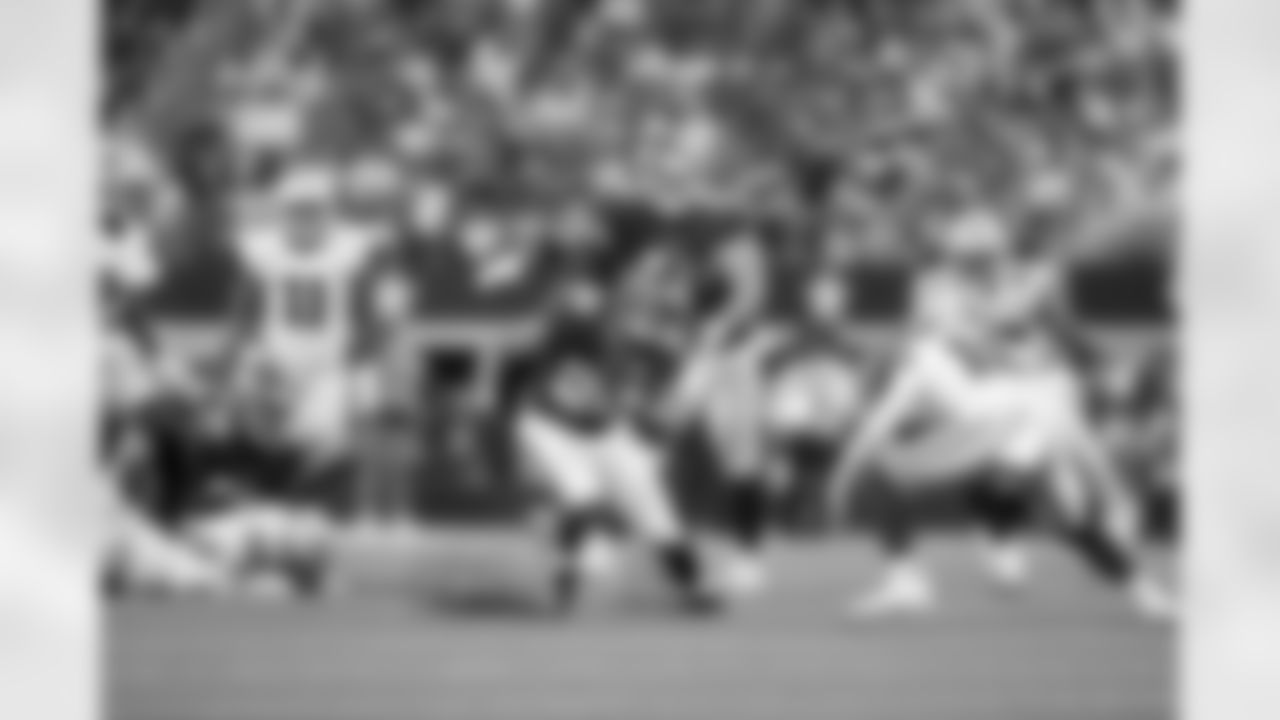 Devontae Booker (28)