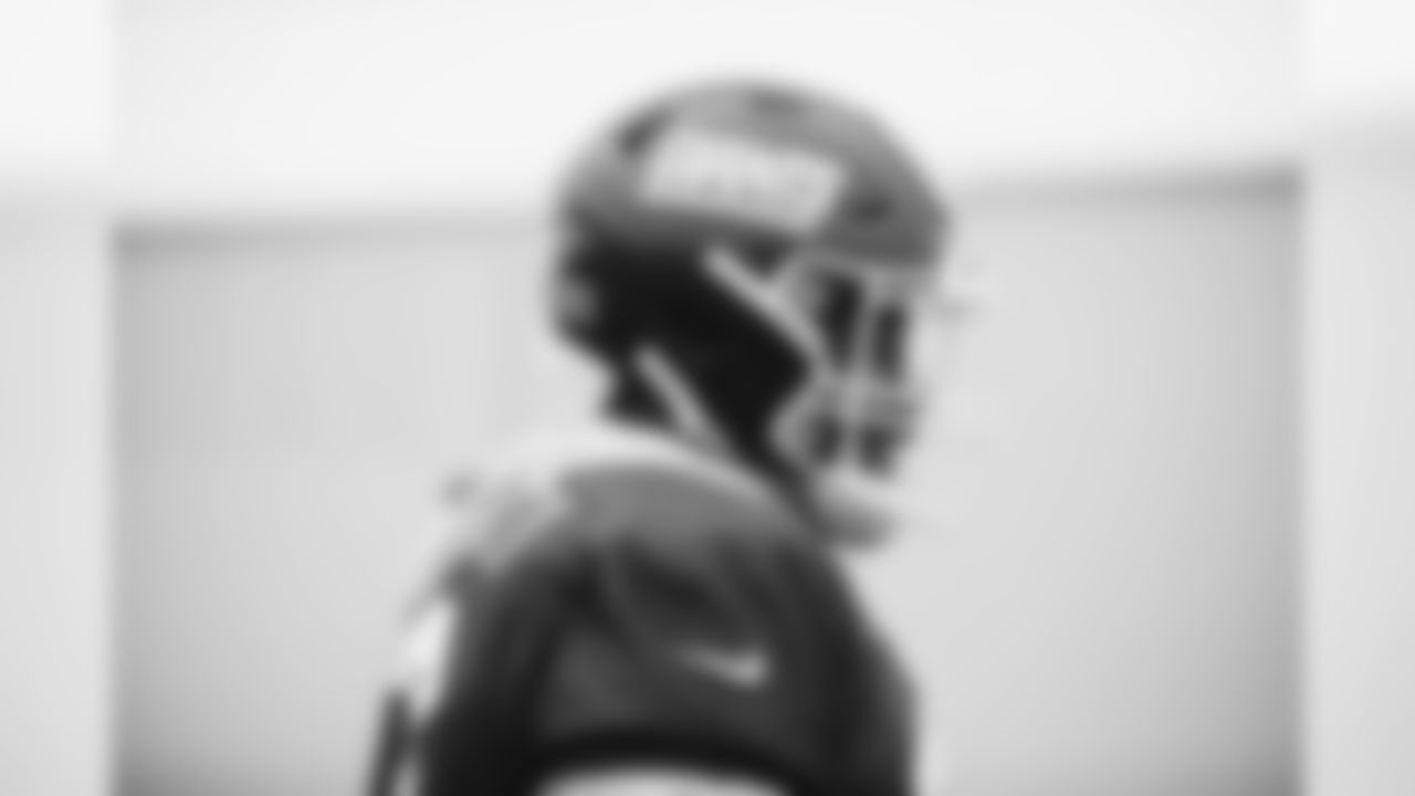 RB Saquon Barkley (26)