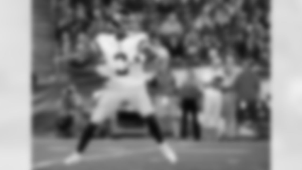 QB GENO SMITHIn the competition to be Eli Manning's backup, Smith went 10 of 11 for 111 yards, including a 25-yard touchdown – the first passing score of the preseason for the Giants -- to tight end Matt LaCosse.