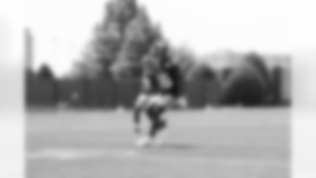 DB Deonte Banks (36)