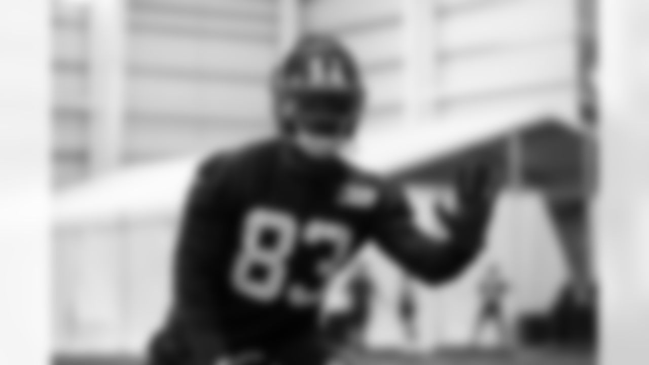 Ricky Seals-Jones (83)