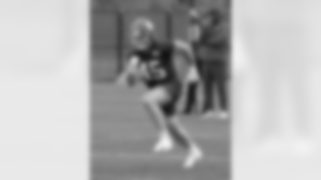 Daniel Bellinger during minicamp practice at Quest Diagnostics Training Center on Friday May 13, 2022 in East Rutherford, New Jersey