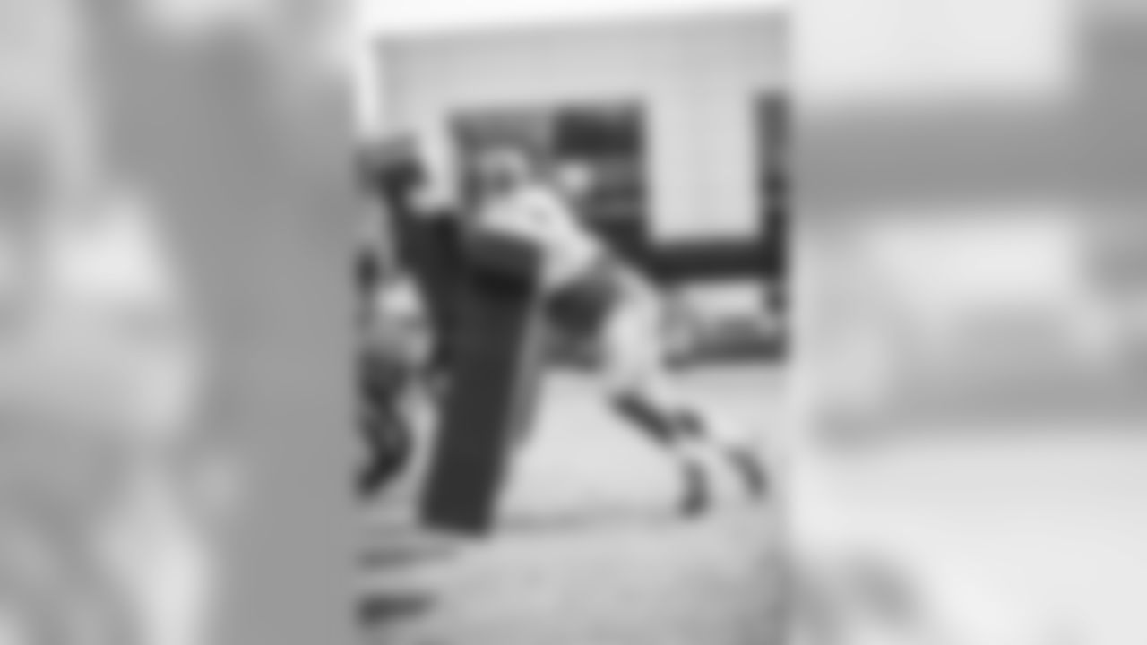 E_18_0814_GiantsLionsPratctice1094