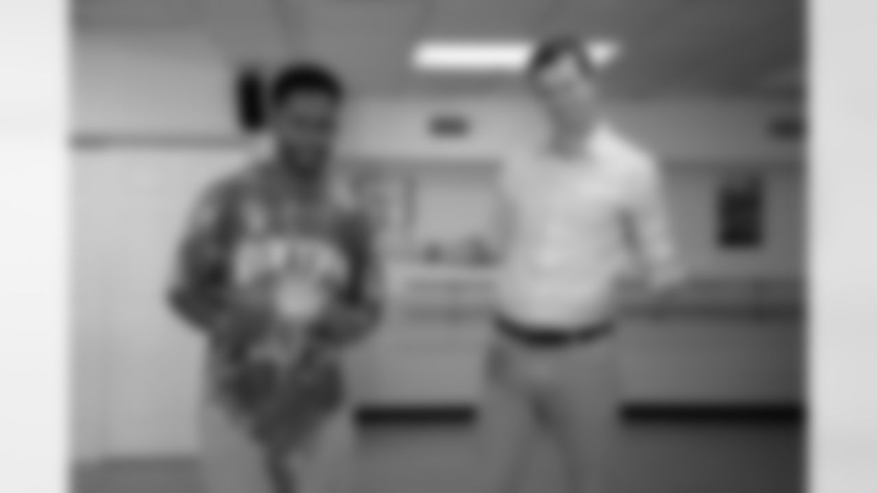 Eli Manning Show Salsa Dancing