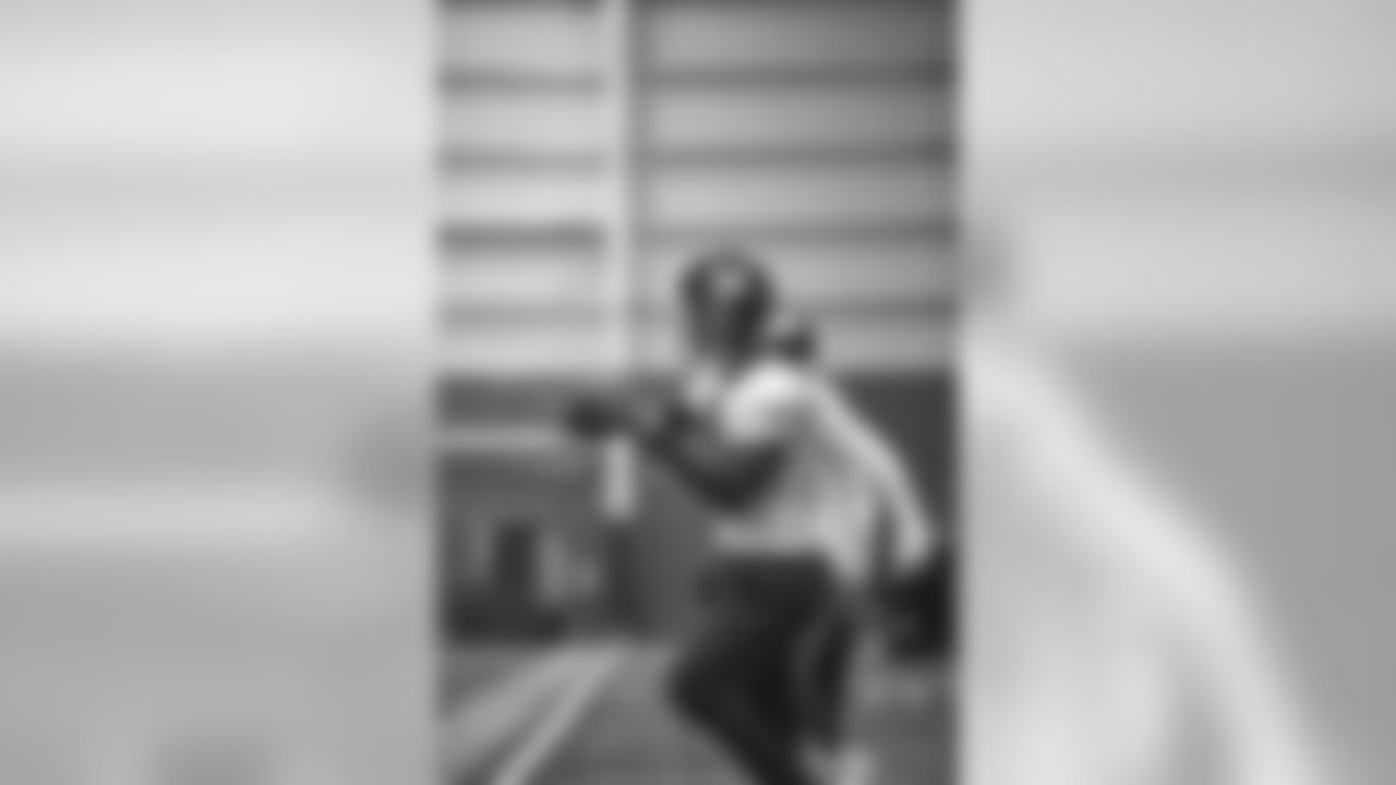 E_18_1206_GiantsPractice008
