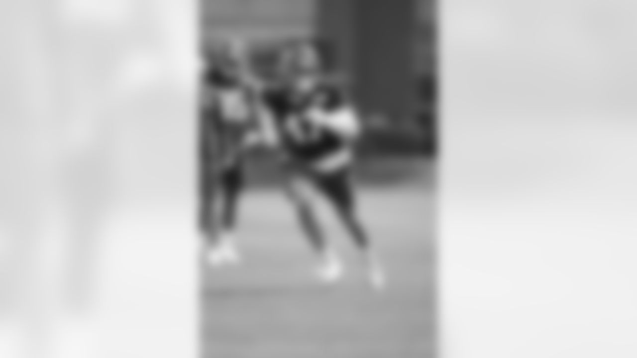 TE Nakia Griffin-Stewart