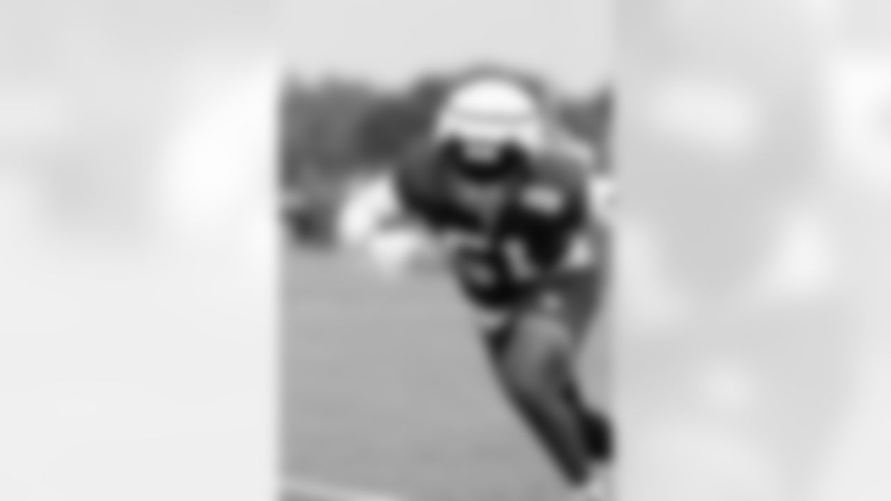 OLB Azeez Ojulari (51)