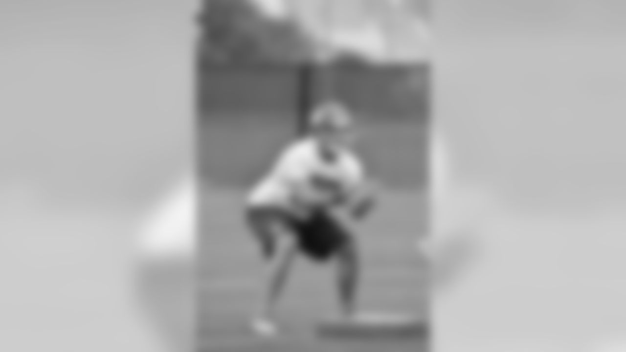 OL Troy Kropog