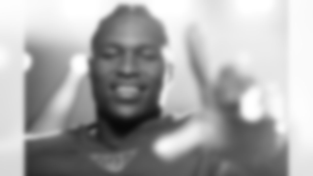 CB Darnay Holmes (30)