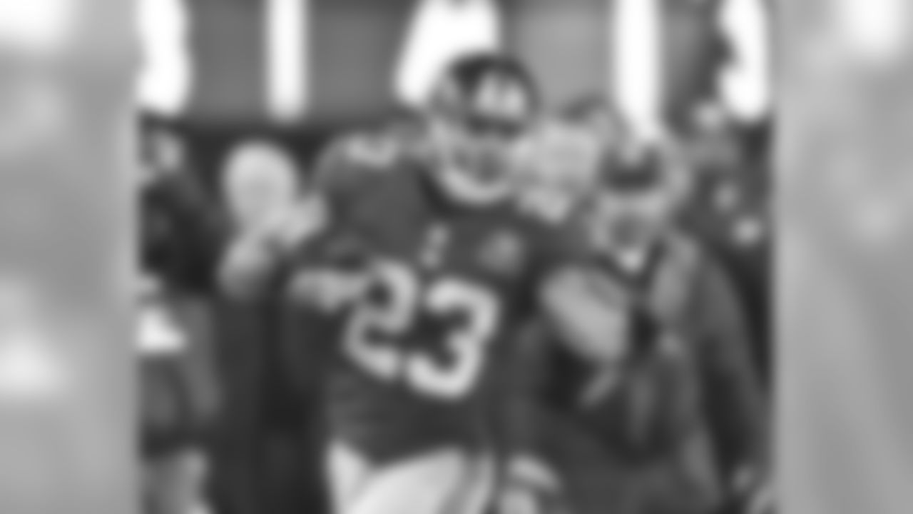 RB Rashad Jennings
While rookie running back Andre Williams rushed for his first 100-yard game last week, Rashad Jennings carried the ball just two times in Tennessee because of an ankle injury that he suffered in the previous game. But now Jennings is returning to form as a one-two punch with Williams.