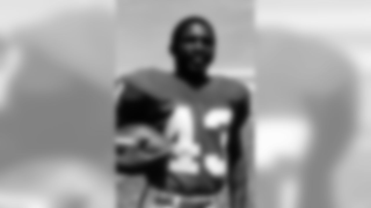 New York Giants defensive back Carl "Spider" Lockhart (43) poses for a photo during training camp in Fairfield, Ct., 1974. (AP Photo/NFL Photos)