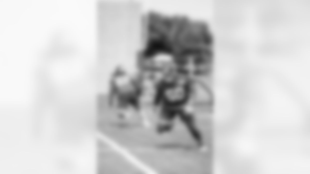 OL Marcus McKethan (60)