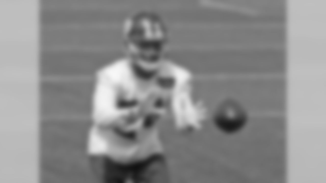 CB ELI APPLE
With a clean slate from his new head coach and new general manager, Apple is looking to bounce back in his third season. The former 10th overall draft pick already started with a strong showing at the Giants' minicamp at the end of April.