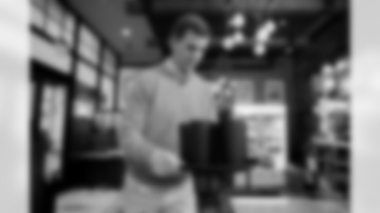 Eli Manning show with Marcus Samuelsson