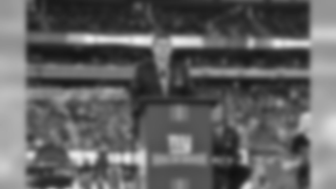 Giants induct four new members into the Ring of Honor during Sunday night's halftime ceremony - Watch Ceremony