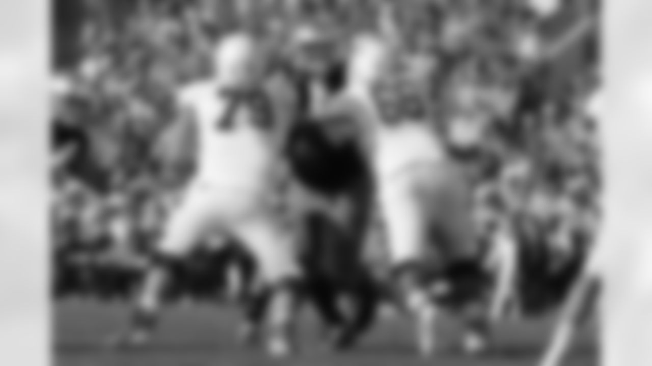 TOP OFFENSIVE LINEMAN: Dion Dawkins, Temple (No. 66)
