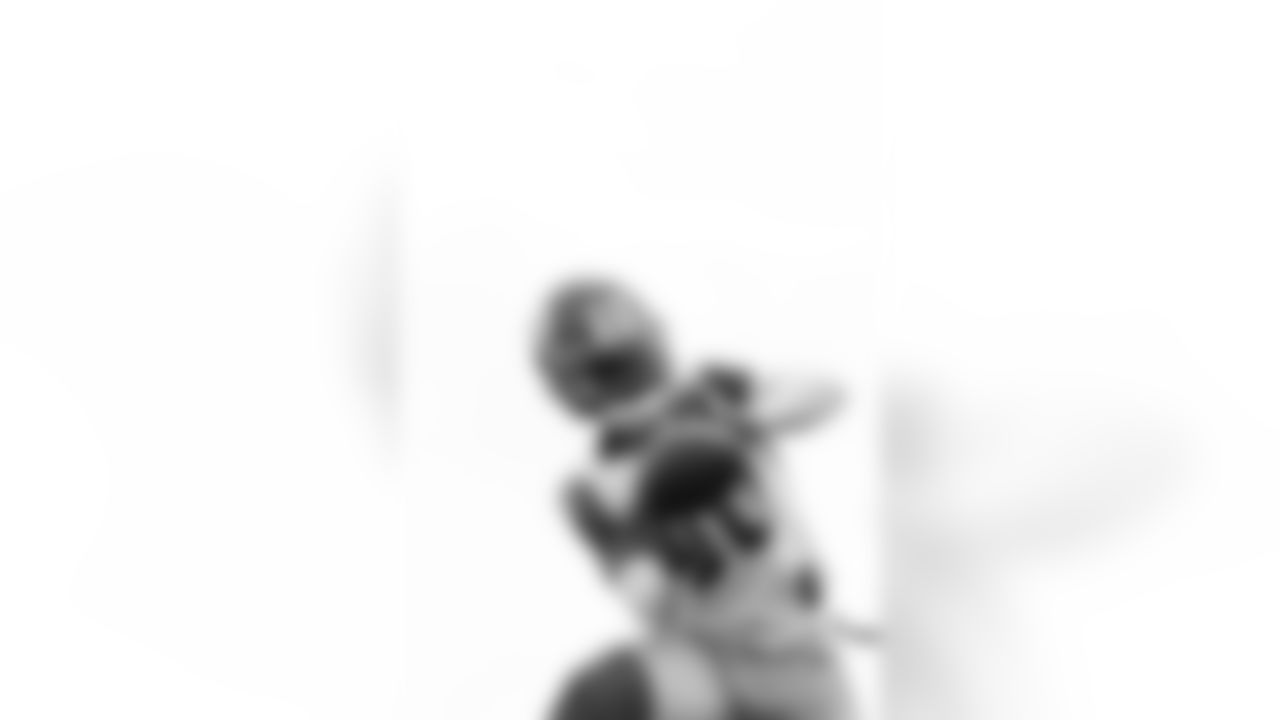 CB Darnay Holmes (30)