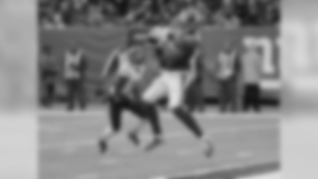 WR STERLING SHEPARDEli Manning apologized to the rookie this week for not targeting him once in the win over Cleveland, the team's sixth in a row. The franchise quarterback said that can't happen again, so look out for the second-round pick out of Oklahoma who is second among rookies in every major receiving category.