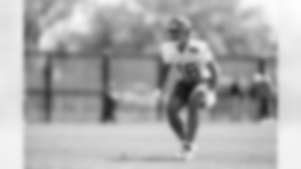 LB Troy Brown (46)