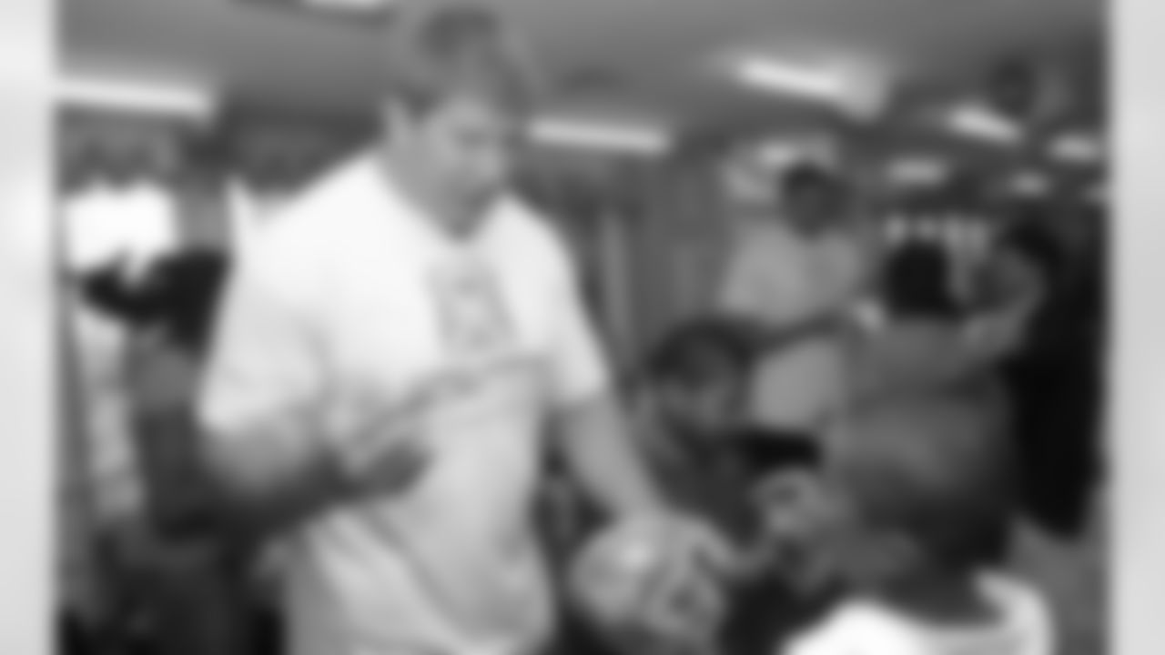 Dave Diehl hosted his first annual Project Sunshine BBQ at Woodhull Hospital in Brooklyn NY and was joined by numerous teammates to help make it a great day for approximately 100 pediatric patients.