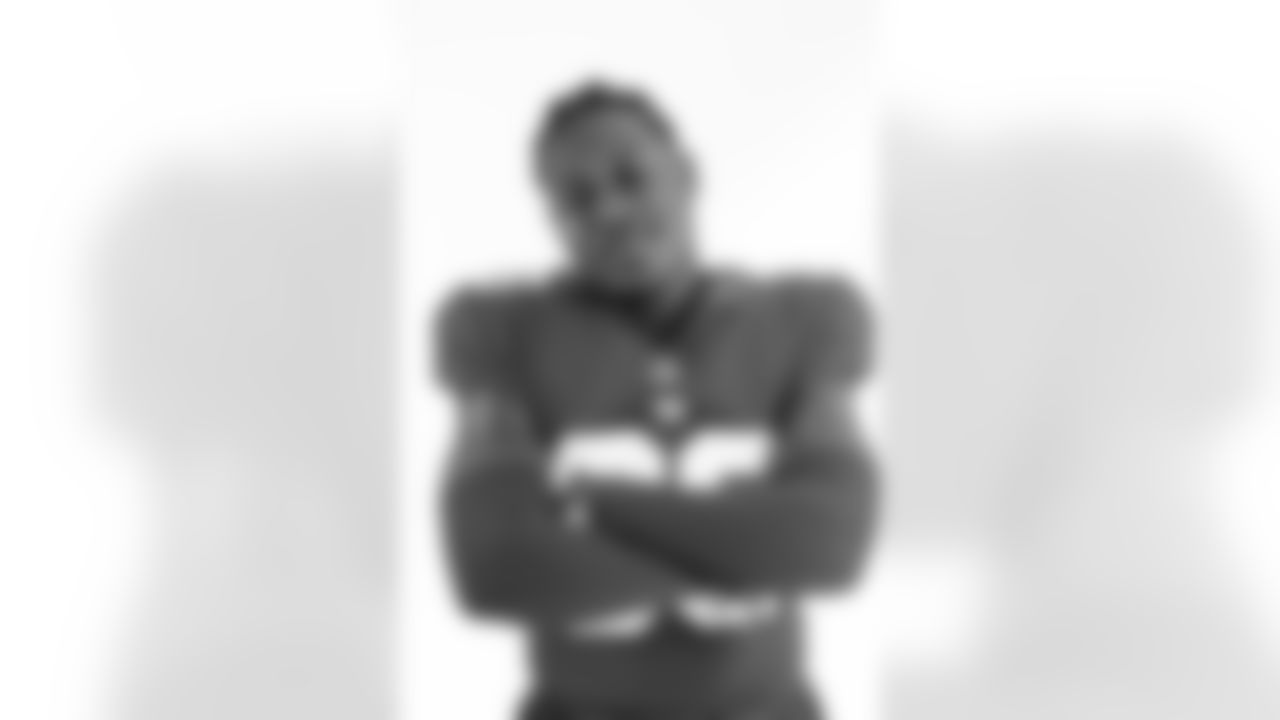 CB Darnay Holmes (30)