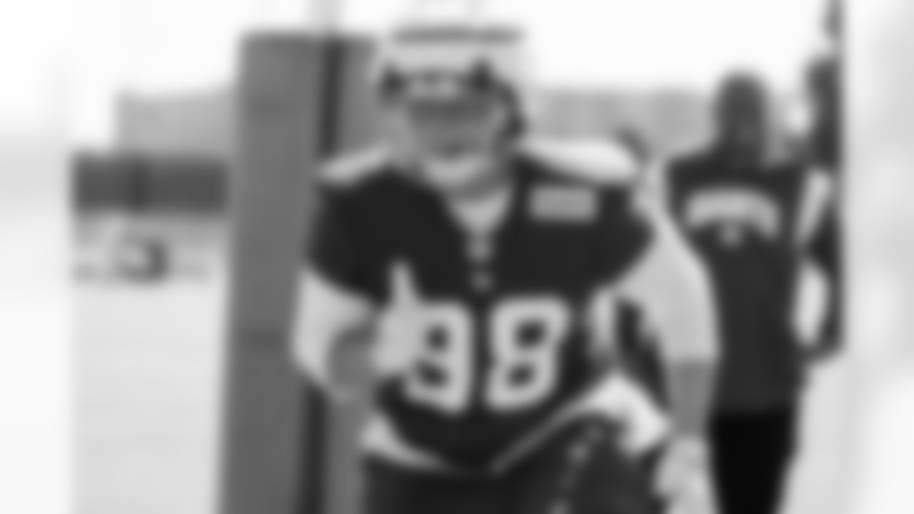 DT DJ Davidson (98)