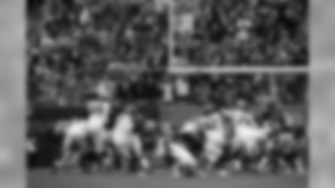 Tampa Bay Buccaneers kicker Chandler Catanzaro (7) kicks a field goal during the first half of an NFL football game against the Chicago Bears Sunday, Sept. 30, 2018, in Chicago. (AP Photo/Nam Y. Huh)