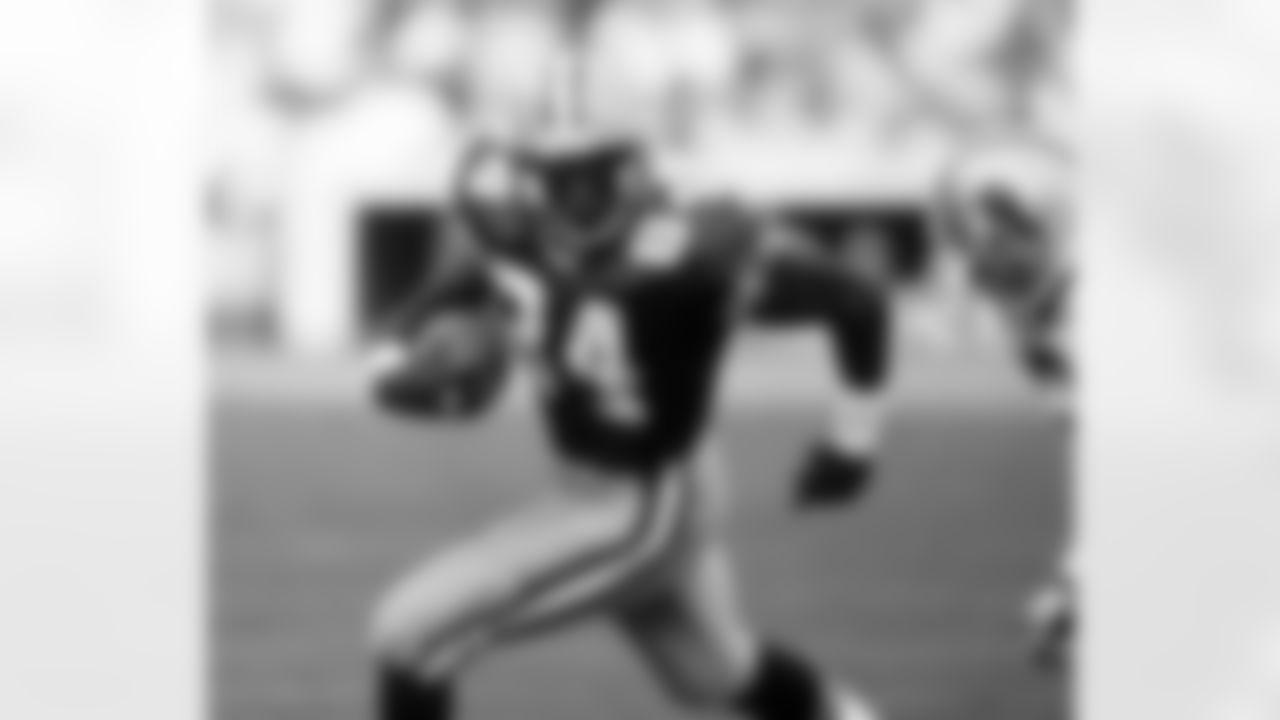 1988: No. 7 WR Sterling Sharpe