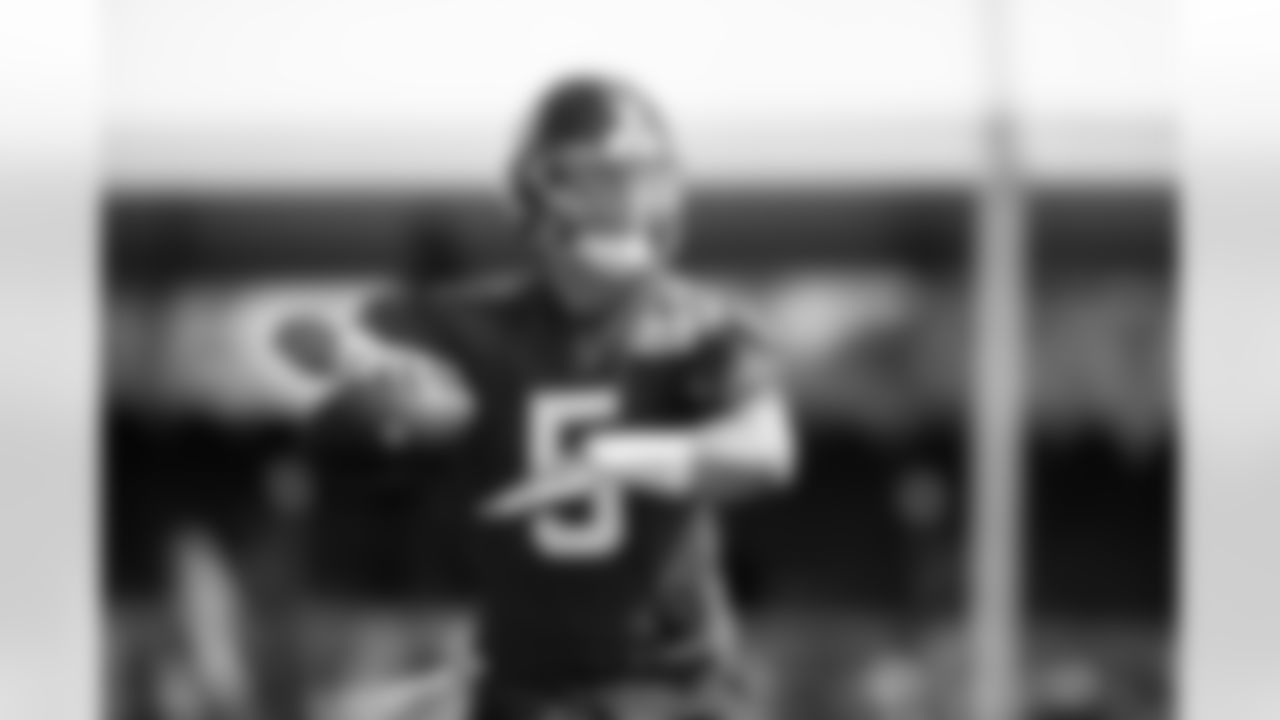 QB Tommy DeVito (5)