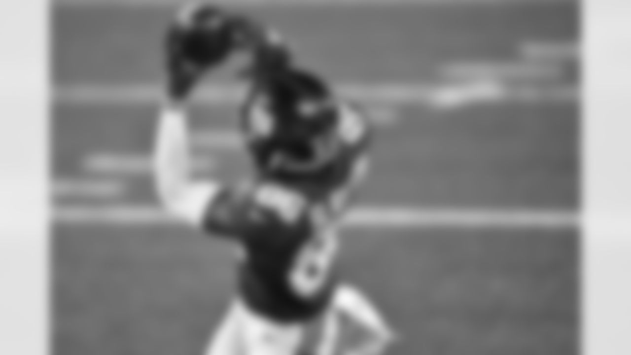 New York Giants wide receiver Darius Slayton (86) catches a touchdown pass during an NFL football game against the Pittsburgh Steelers, Monday, Sep. 14, 2020 in East Rutherford, N.J. (Alika Jenner/NFL)