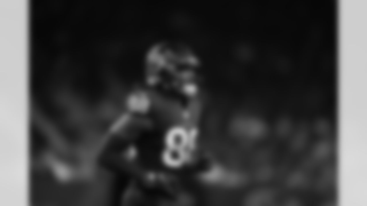 Houston Texans tight end Jordan Akins (88) jogs toward the sideline during an NFL football game against the Carolina Panthers, Thursday, Sept. 23, 2021, in Houston. (AP Photo/Matt Patterson)