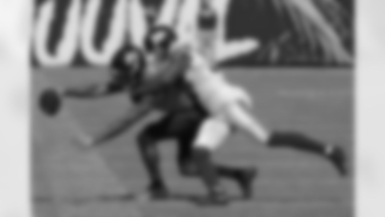 CB Fabian Moreau picked up nine total tackles (seven solo), tied for the most on the team, and one pass breakup.