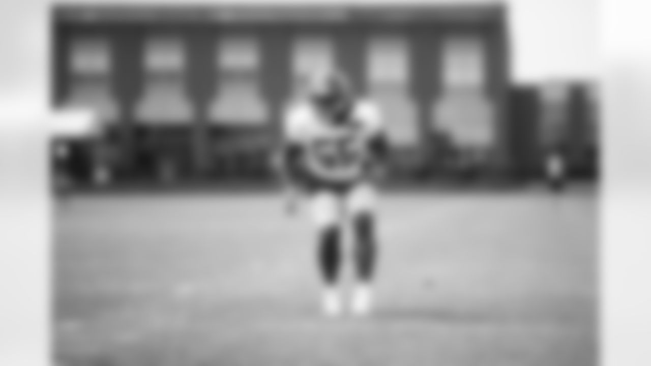 Reggie Ragland (55)