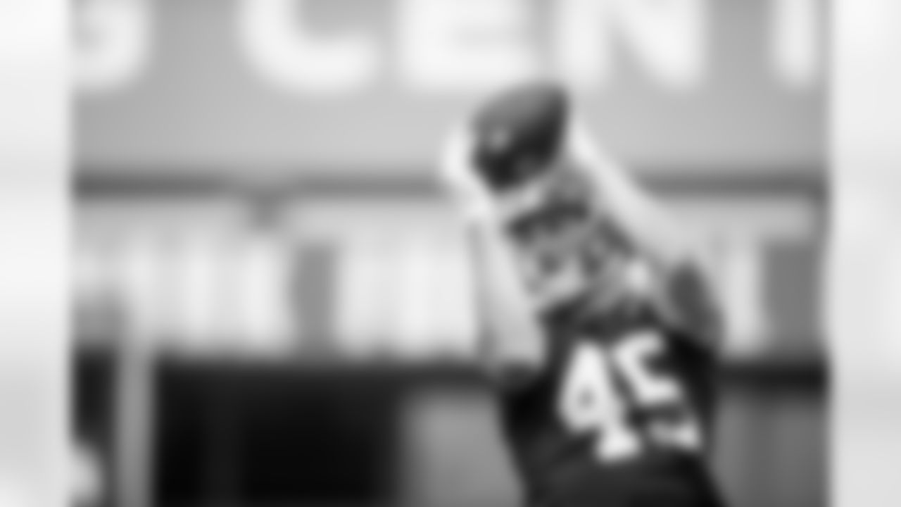 TE Daniel Bellinger (45)