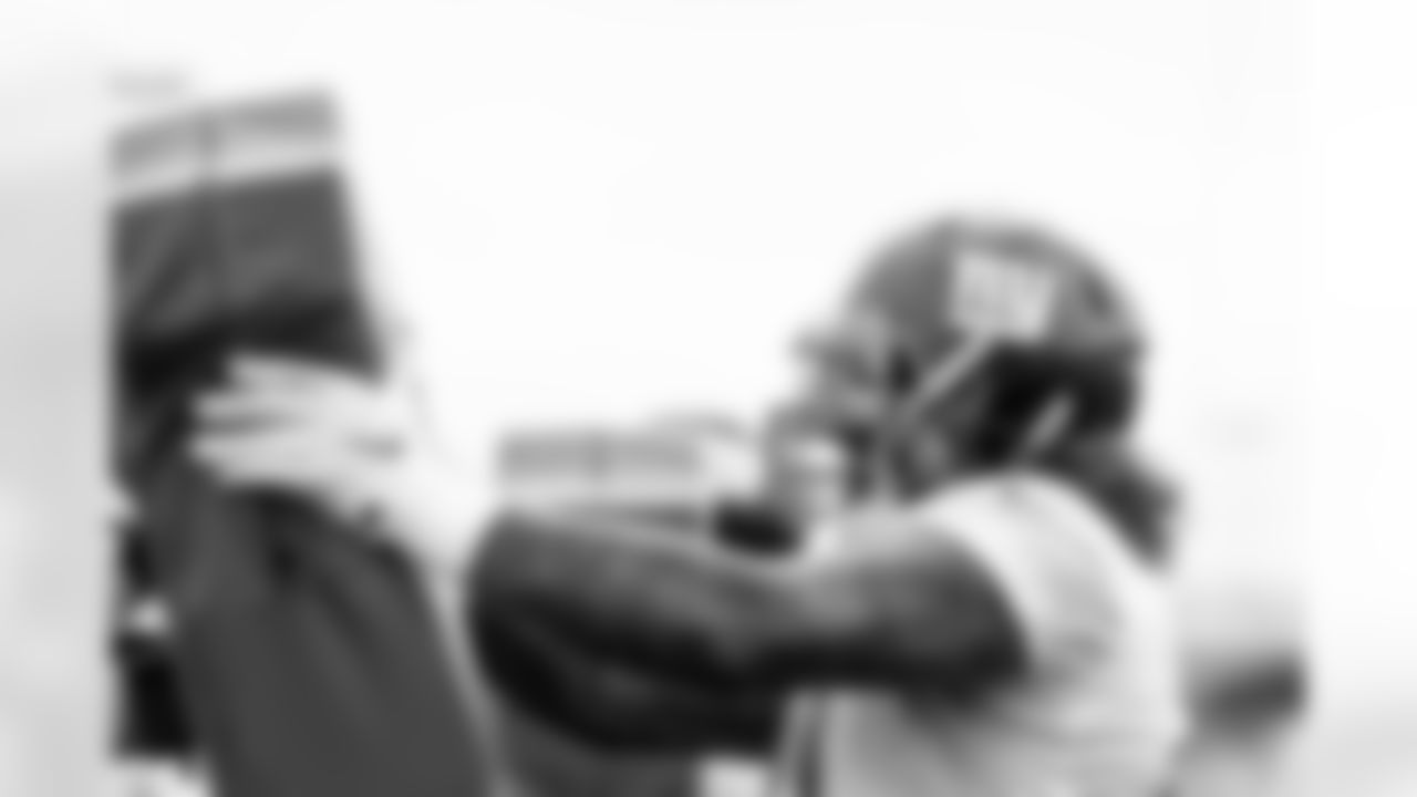 DL Leonard Williams (99)