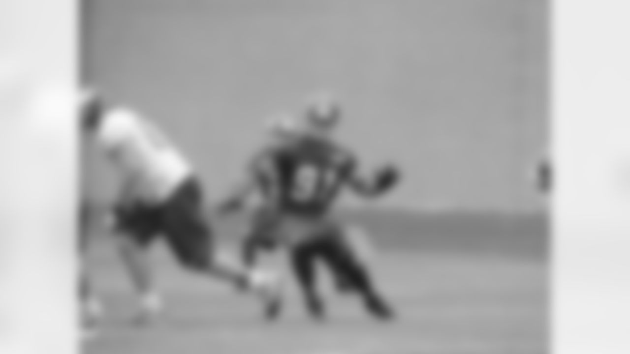 Justin Tuck diagnosis the play on defense