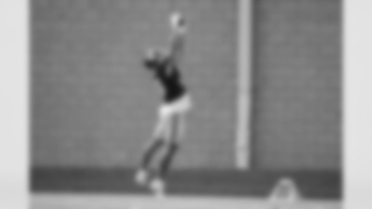 WR Isaiah Hodgins (18)