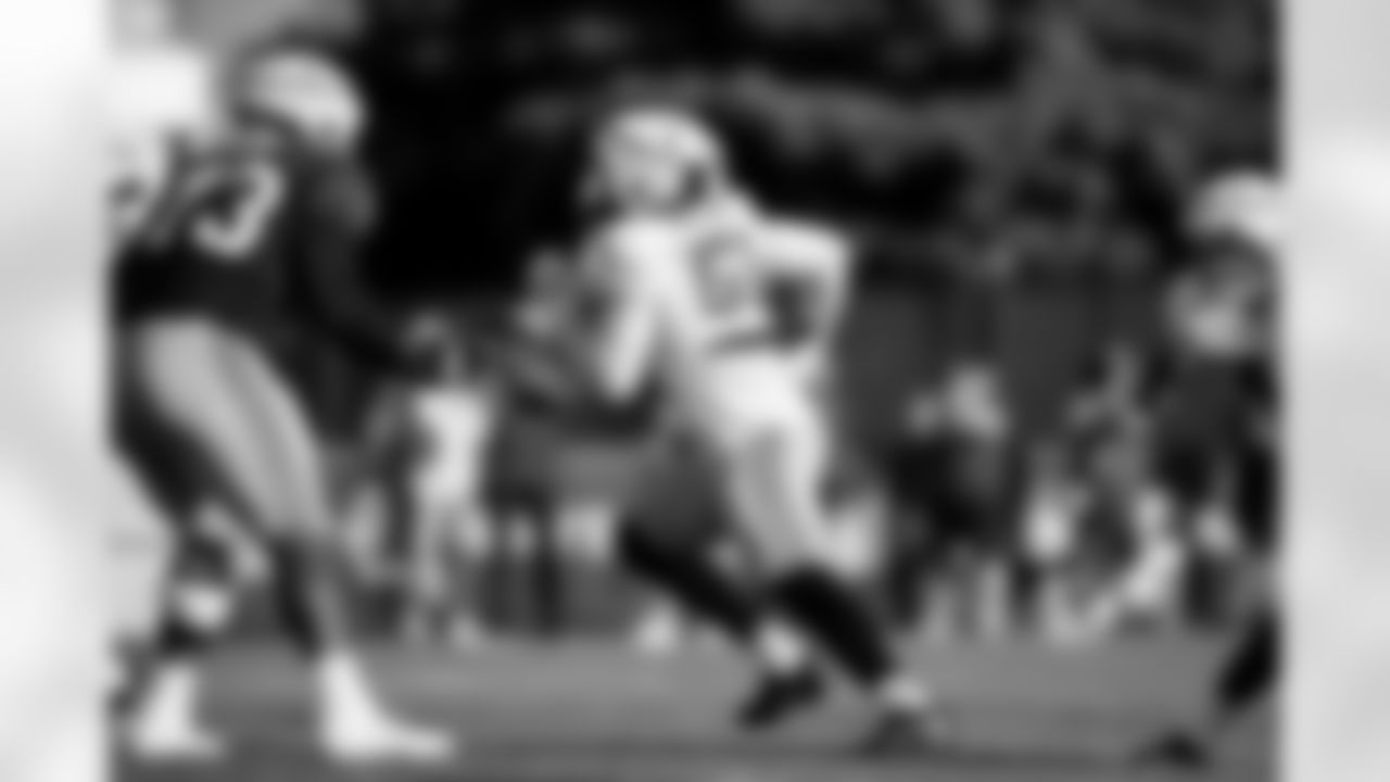 OLB Azeez Ojulari (51)