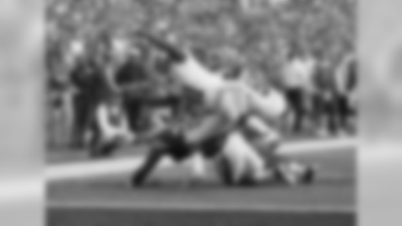 4TH QTR, 12:13, Giants defense completes a key goal line stand. On fourth down, Karlos Williams gets tackled by Dominique Rodgers Cromartie and J.T. Thomas at the NYG 1