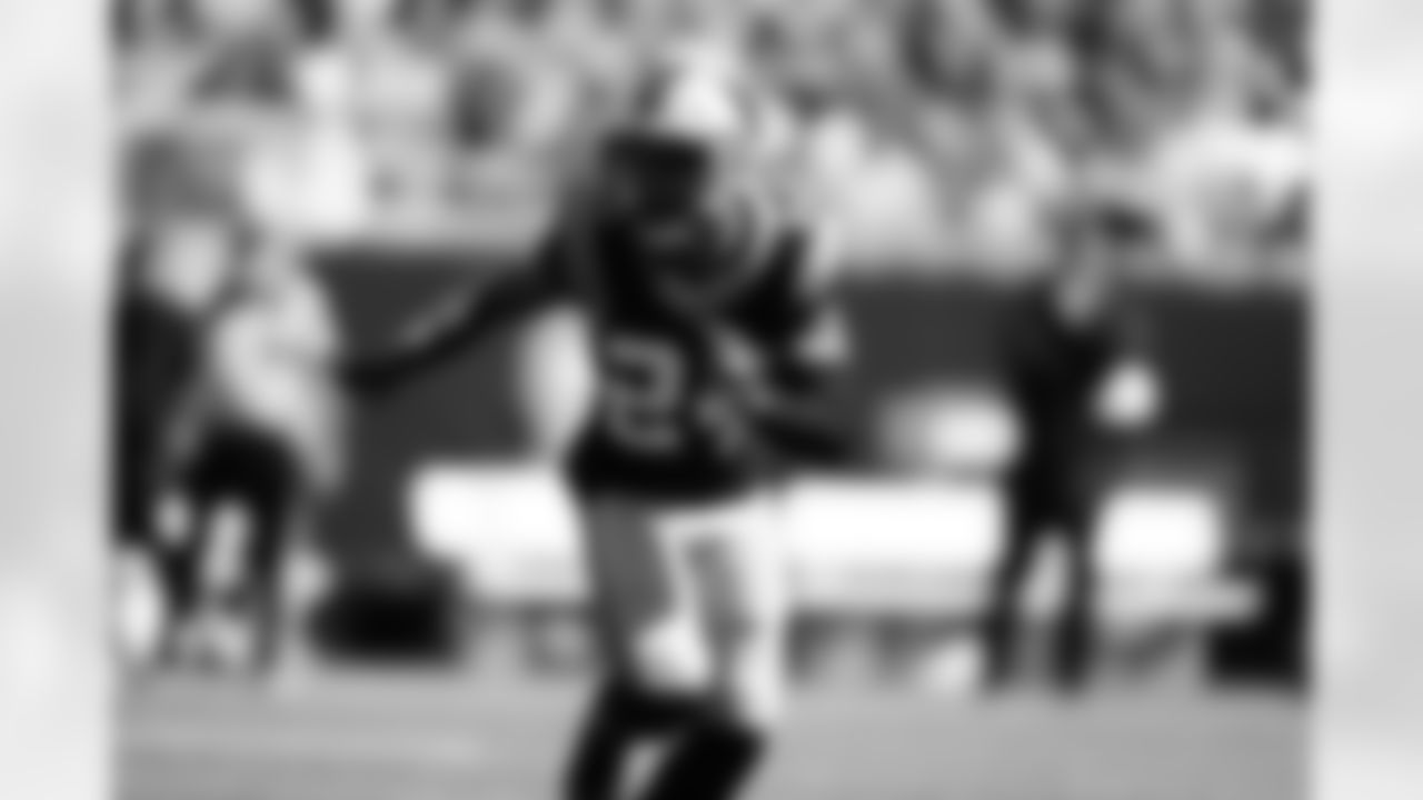 CB A.J. Bouye