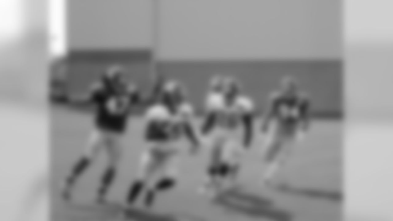WR PRESTON PARKER, RB ORLEANS DARKWA, LB DEVIN UNGA, LB MARK HERZLICH, LB DEVON KENNARD