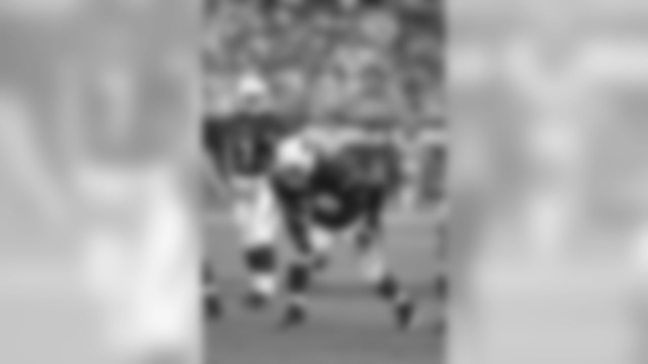 2001 - TACKLE LEONARD DAVIS